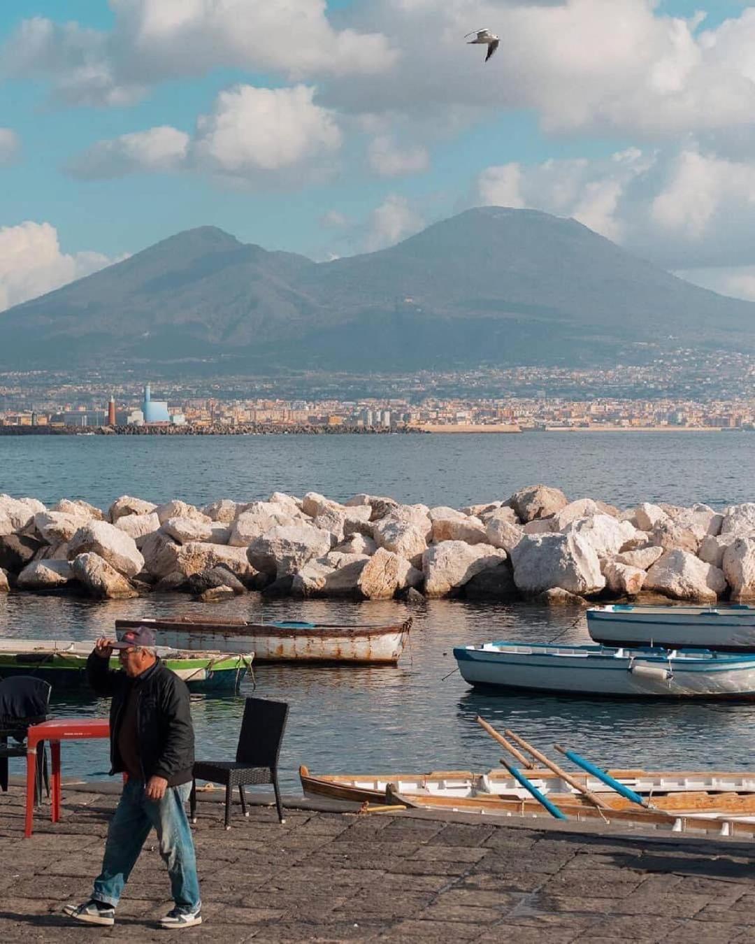 Holiday Home Un Posto Solare Napels Buitenkant foto