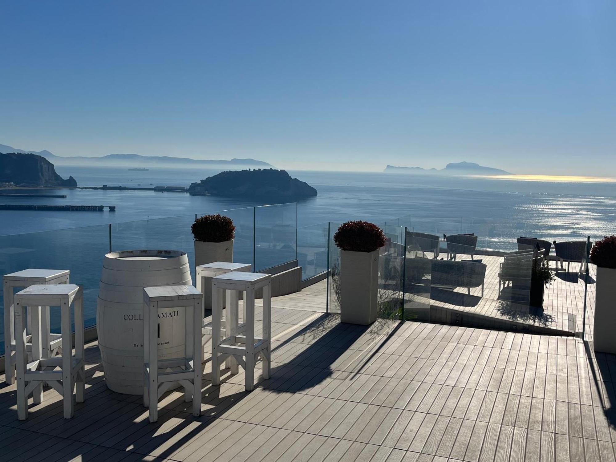 Holiday Home Un Posto Solare Napels Buitenkant foto